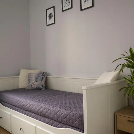 Serce Kotliny Klodzkiej - 54m2 - 3 Pokoje, Balkon, Ogrodek Apartman Kłodzko