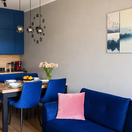 Serce Kotliny Kłodzkiej - 54m2 - 3 Pokoje, Balkon, Ogródek Apartament *