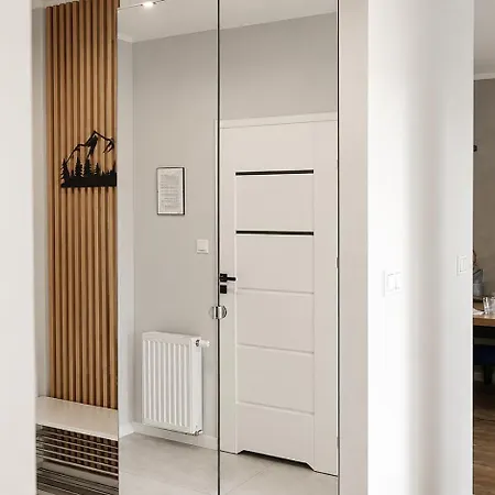 Serce Kotliny Kłodzkiej - 54m2 - 3 Pokoje, Balkon, Ogródek Apartament *