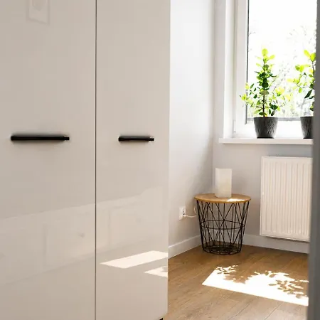Serce Kotliny Kłodzkiej - 54m2 - 3 Pokoje, Balkon, Ogródek Apartament Kłodzko